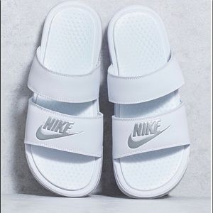 NWT Nike Benassi Duo Ultra Slide